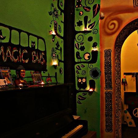 Magic Bus Kiev Hostel エクステリア 写真
