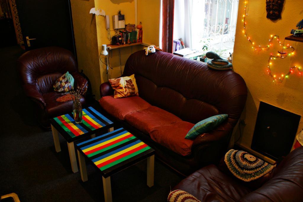 Magic Bus Kiev Hostel エクステリア 写真
