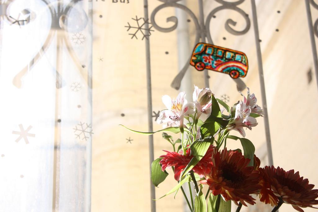 Magic Bus Kiev Hostel エクステリア 写真