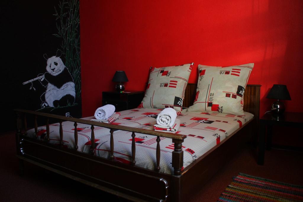 Magic Bus Kiev Hostel エクステリア 写真